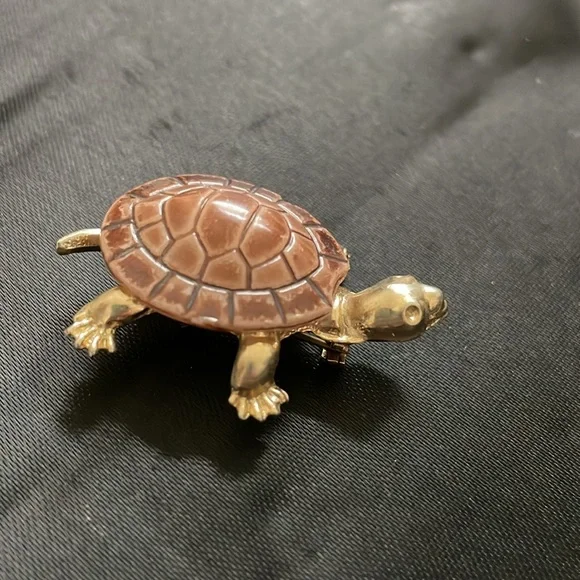 Vintage Turtle Brooch - Picture 2 of 4